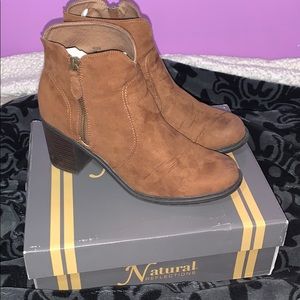 Natural reflection boots